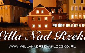 Willa nad rzeką